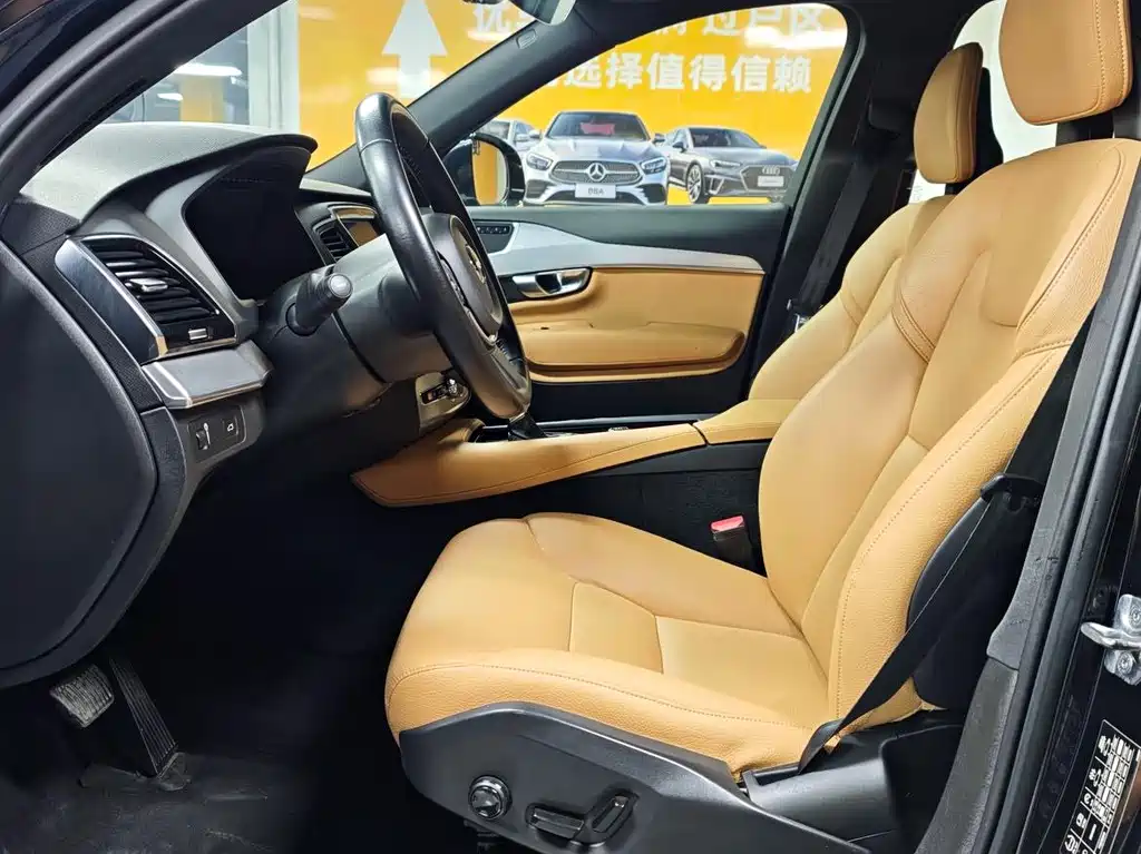 Volvo XC90 — миниатюра 4
