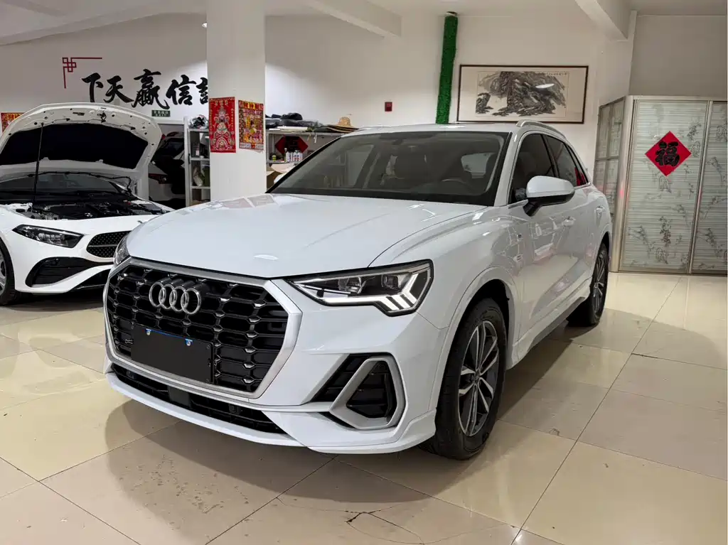 Купить Audi Q3