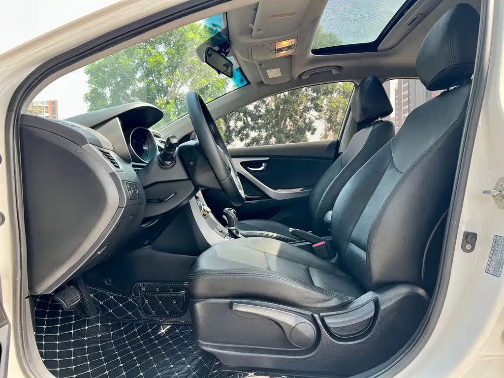 Hyundai Elantra Langdong — миниатюра 4