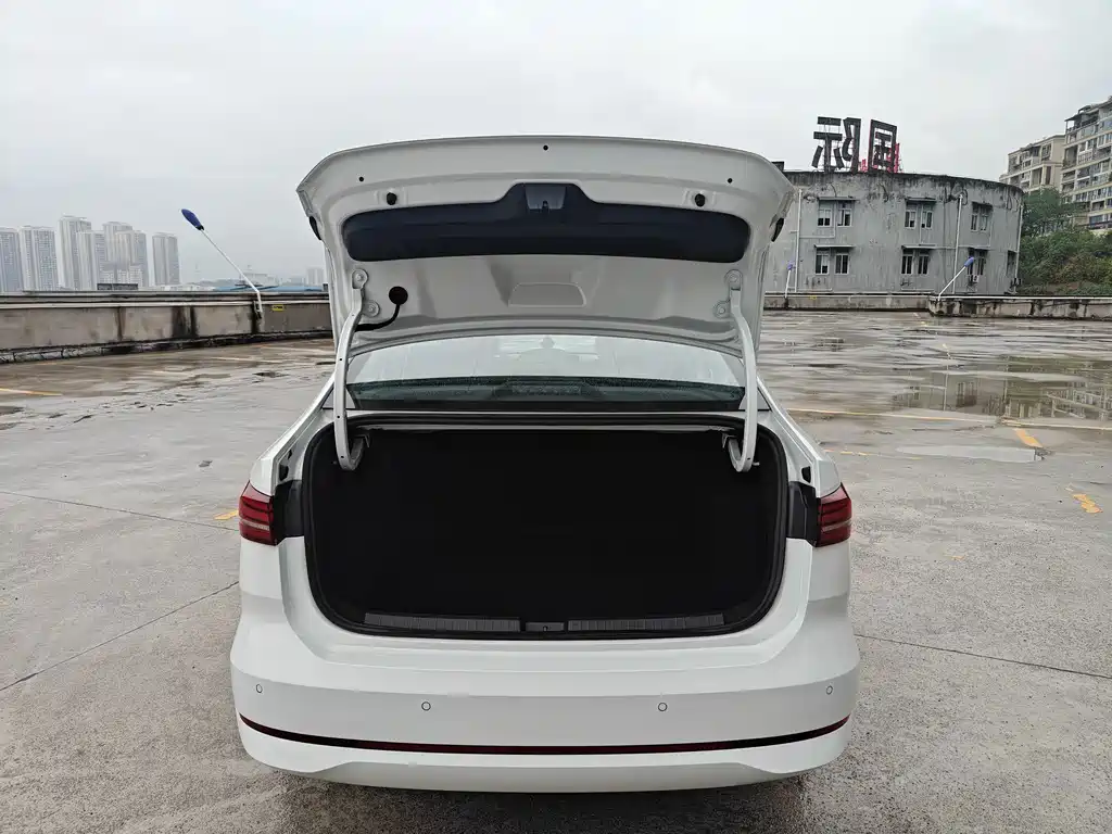 Volkswagen Lavida — миниатюра 17