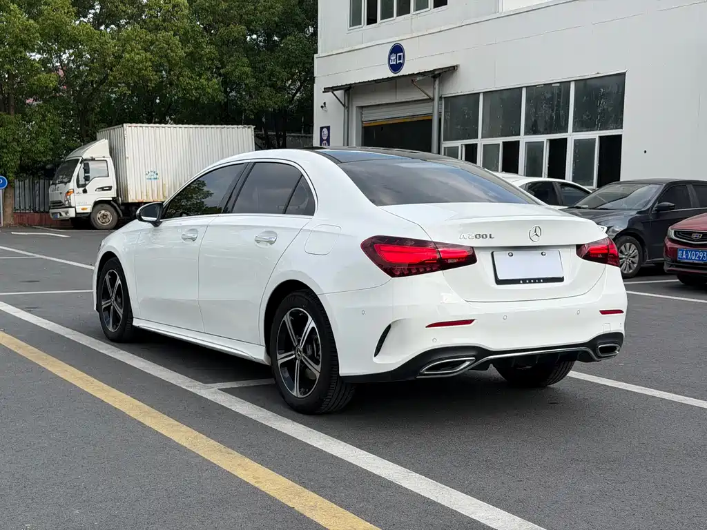 Mercedes-Benz A-Class — миниатюра 6
