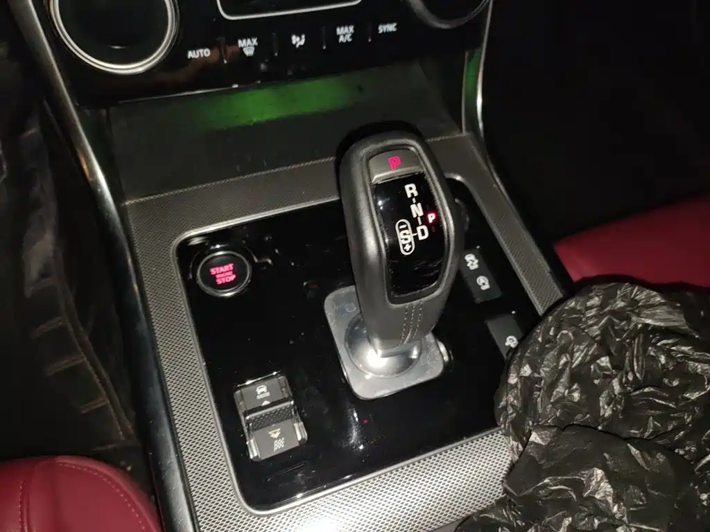 Jaguar XEL — миниатюра 15