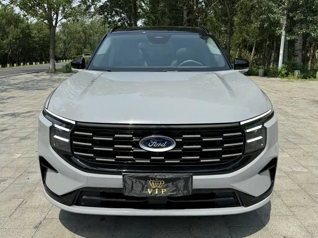 Ford Edge 2023 L 2.0T EcoBoost мест