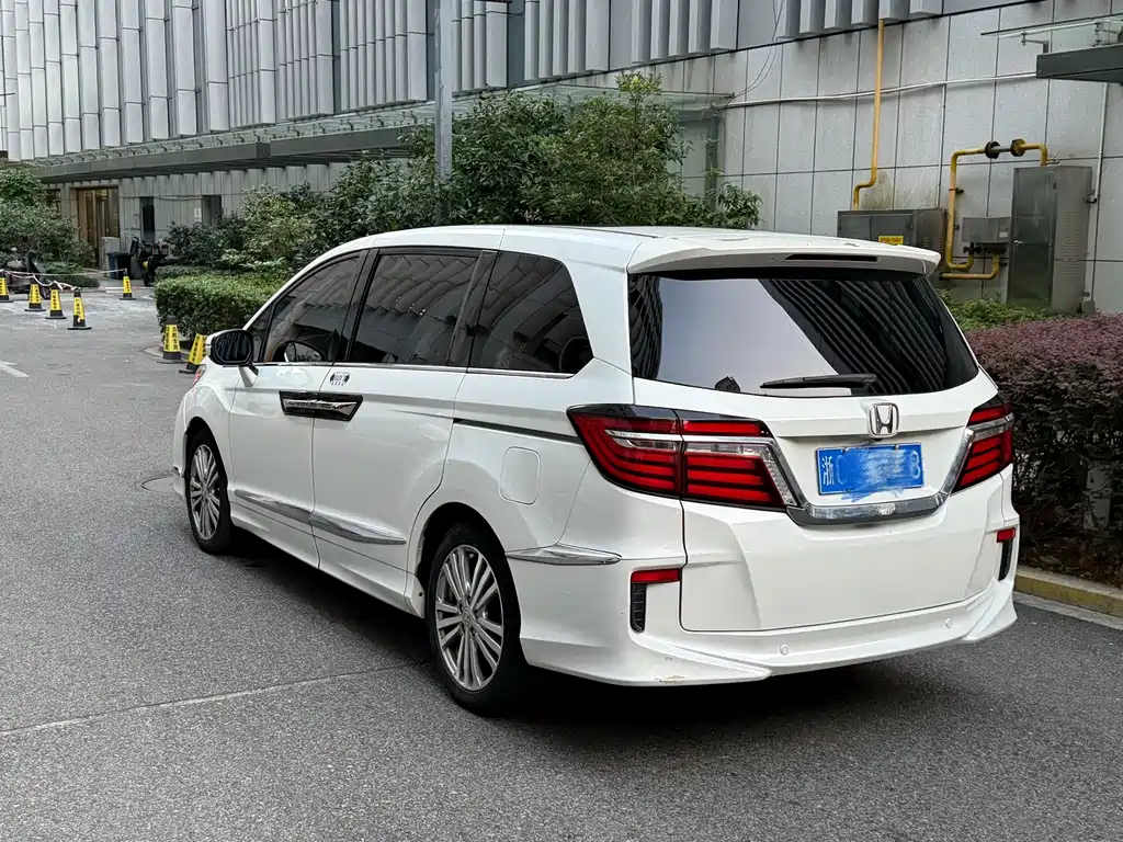 Honda Elysion — миниатюра 3