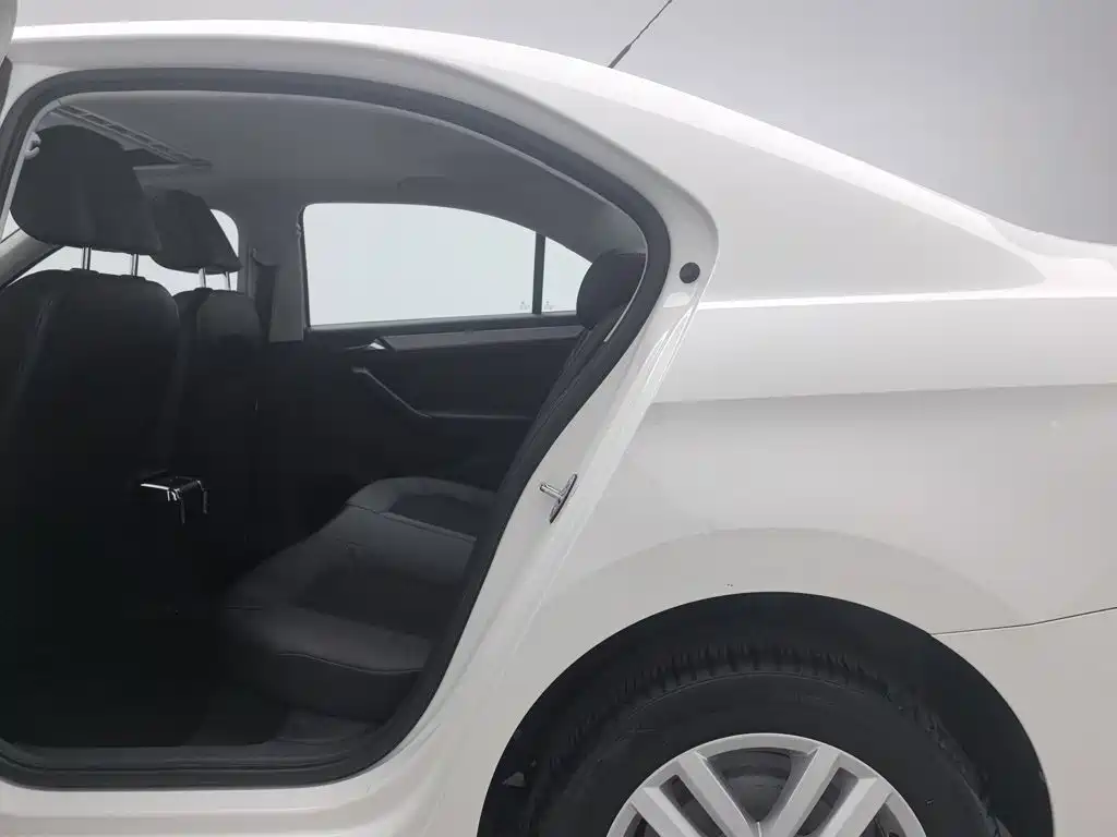 Volkswagen Jetta — миниатюра 15