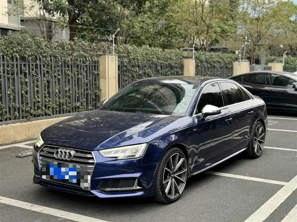 Купить Audi S4