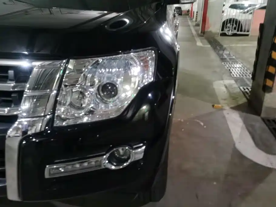 Mitsubishi Pajero (Import) — миниатюра 5