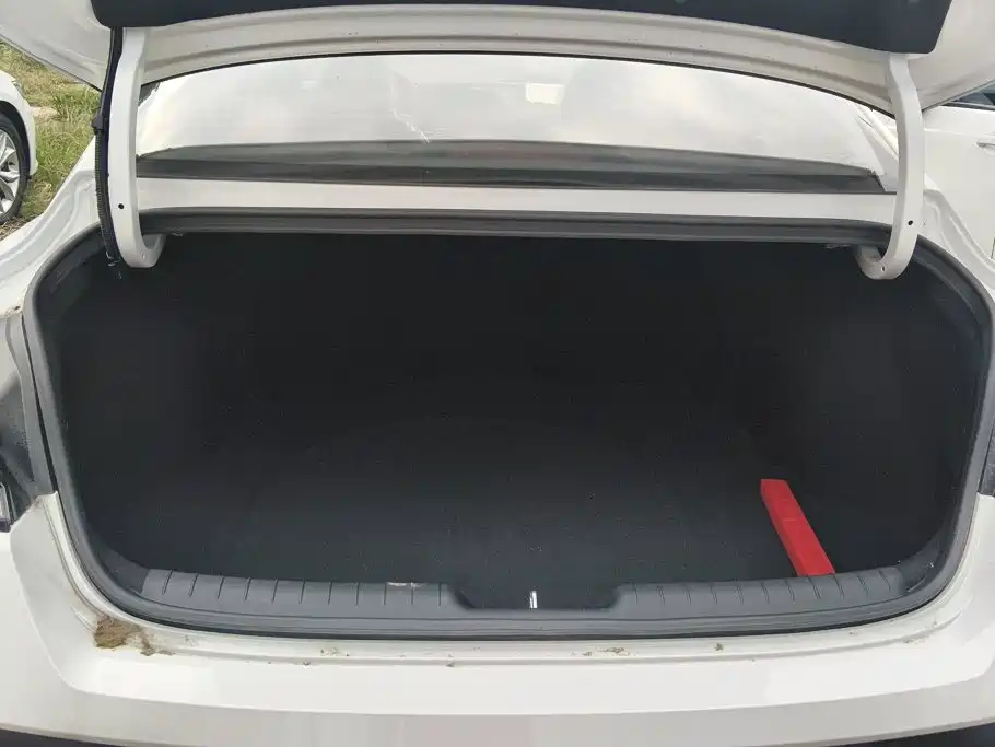 Hyundai Elantra — миниатюра 4