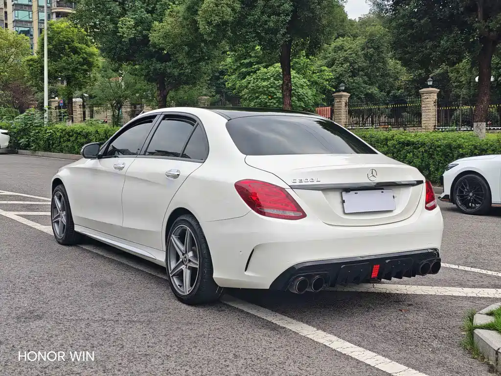 Mercedes-Benz C-Class — миниатюра 11