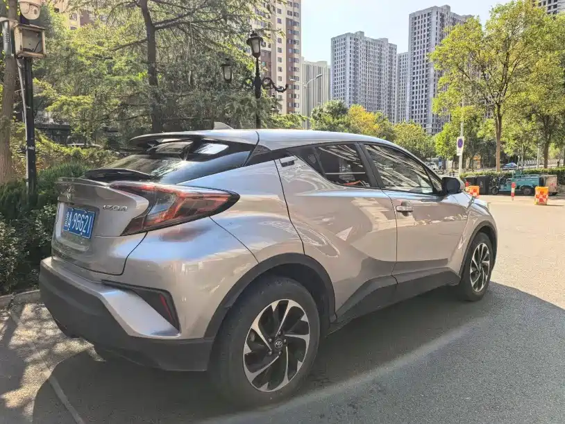Toyota IZOA — миниатюра 6