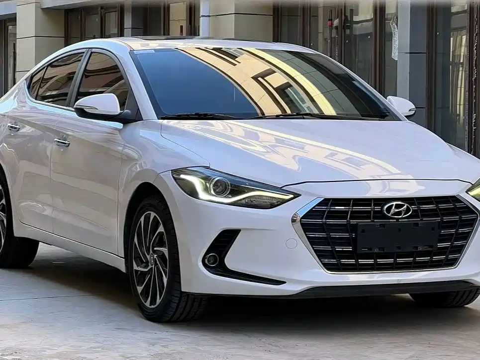 Hyundai Elantra — миниатюра 2