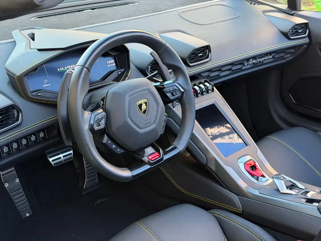 LAMBORGHINI HURACÁN