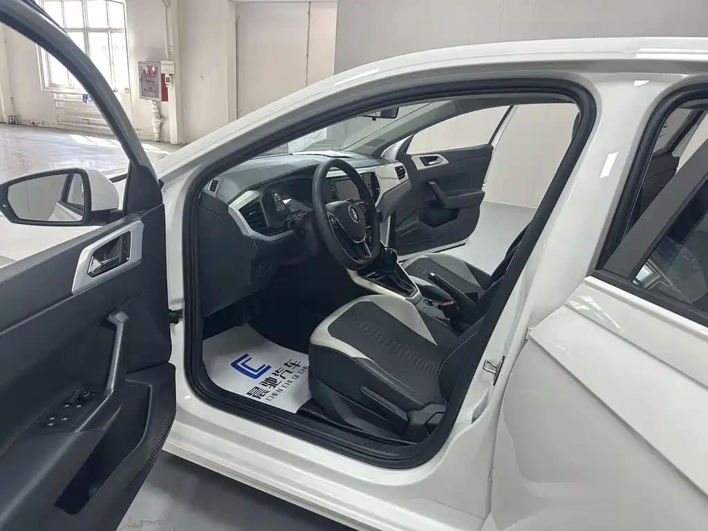 Volkswagen Polo — миниатюра 12