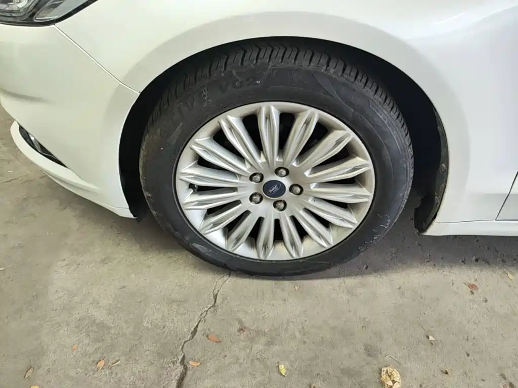 Ford Mondeo — миниатюра 23