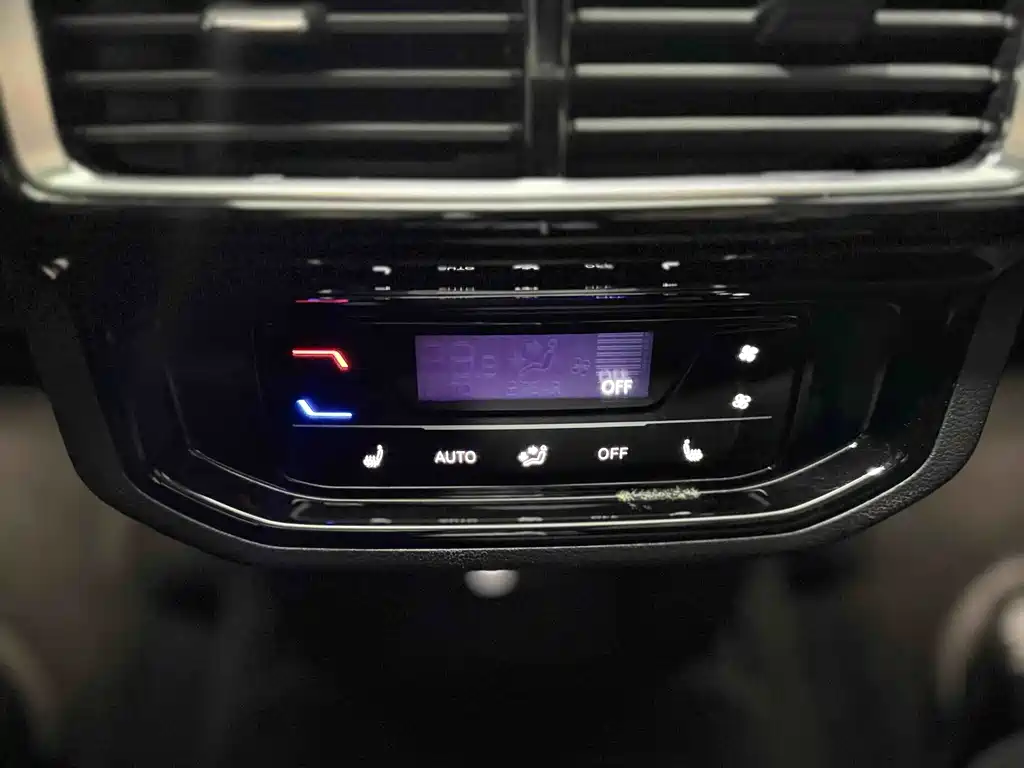 Volkswagen Teramont — миниатюра 8