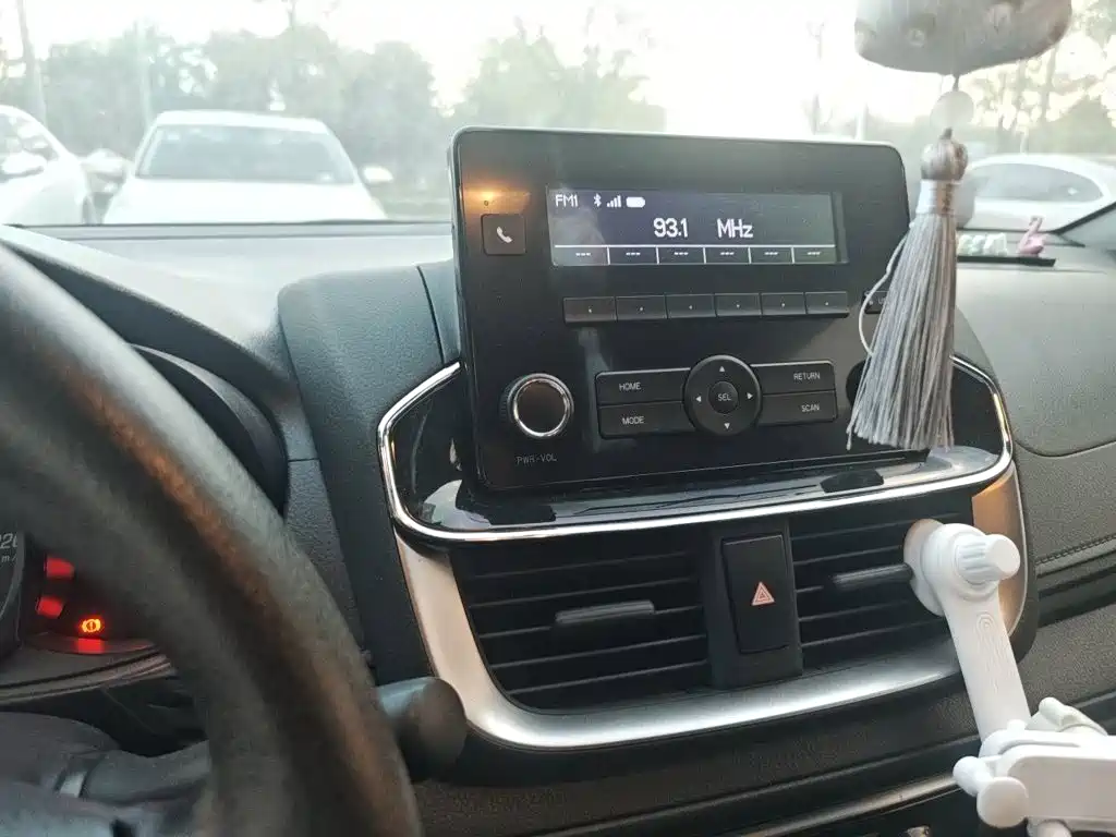 Toyota Yaris L — миниатюра 9