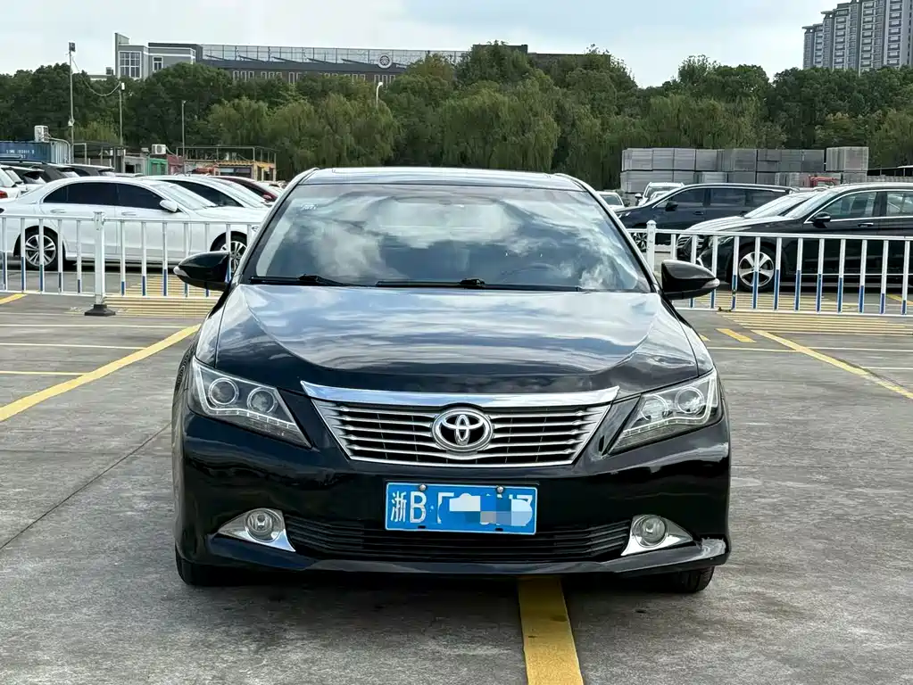 Toyota Camry — миниатюра 2