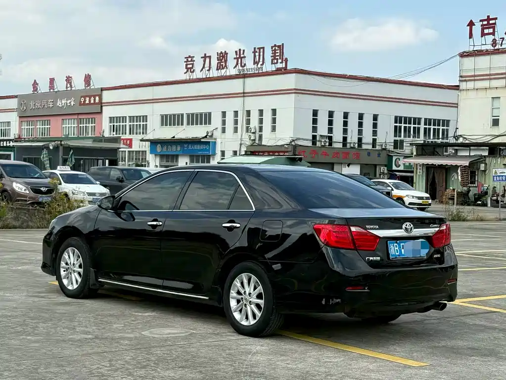 Toyota Camry — миниатюра 6
