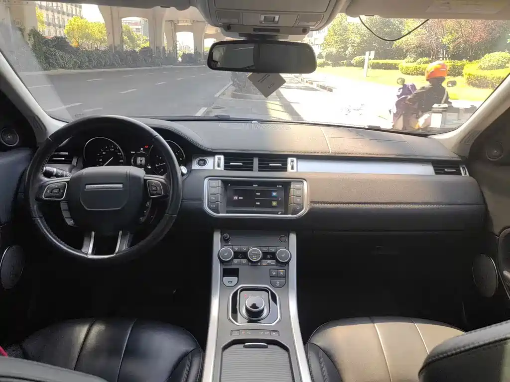 Land Rover Evoque — миниатюра 4