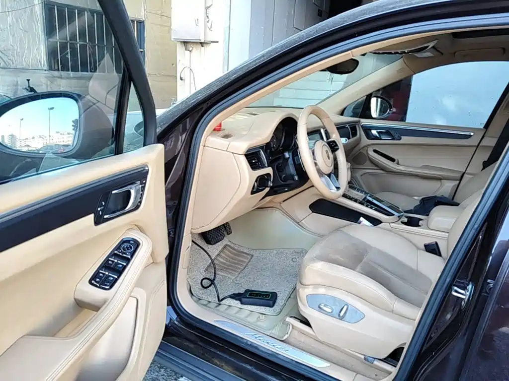 Porsche Macan — миниатюра 16