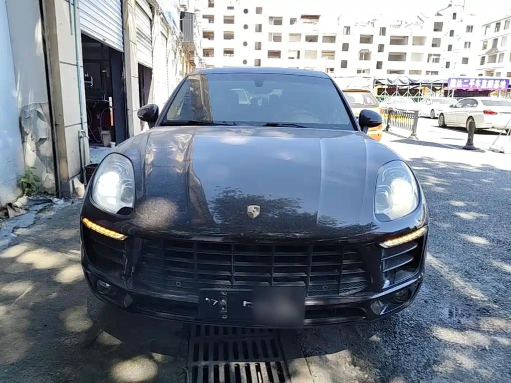 Porsche Macan — миниатюра 3