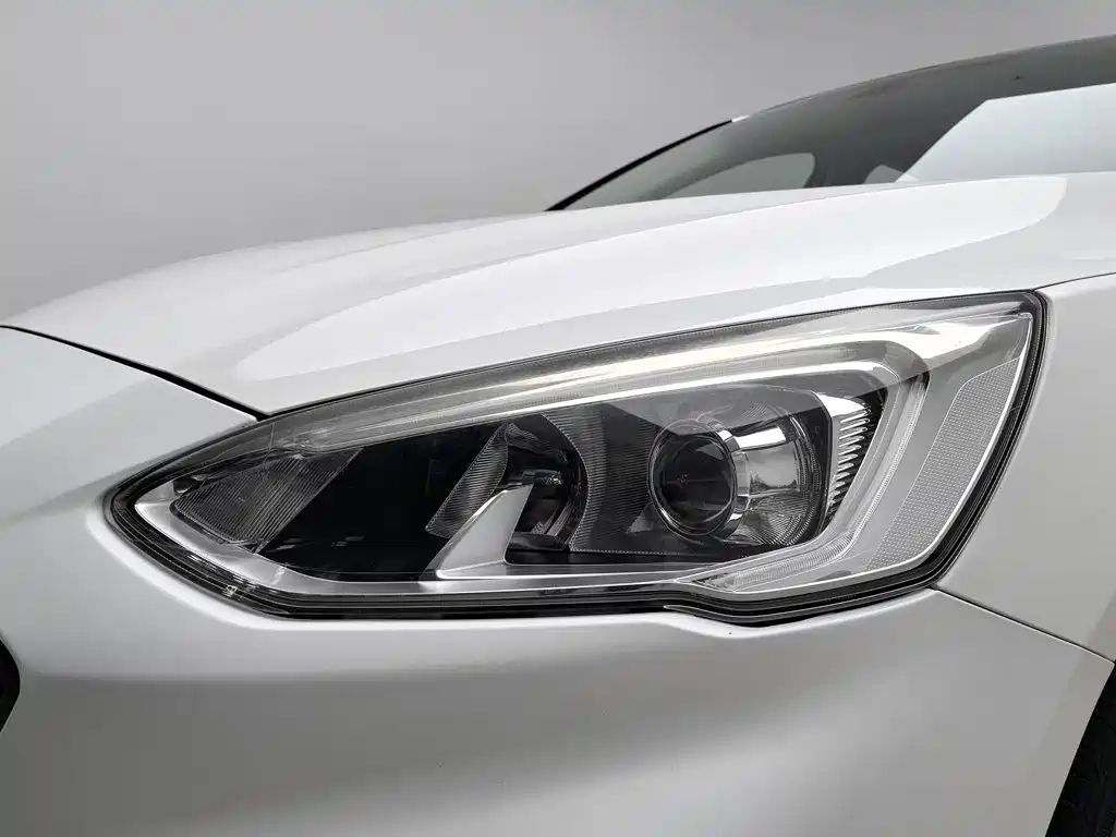 Ford Focus — миниатюра 7