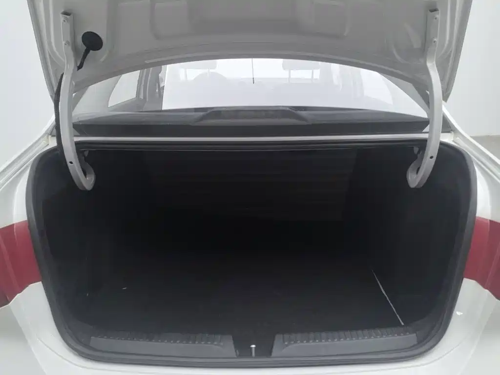 Volkswagen Jetta — миниатюра 16