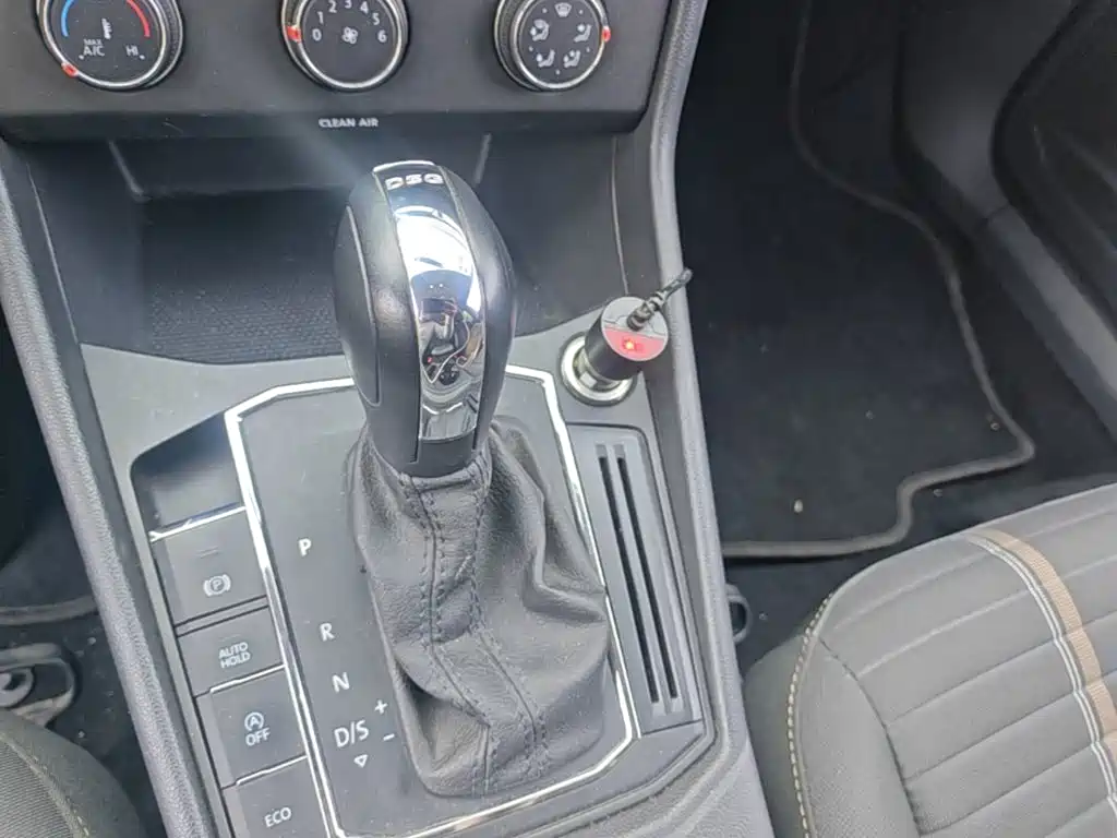 Volkswagen Lavida — миниатюра 19