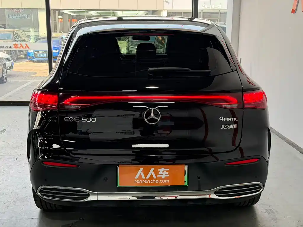 Mercedes-Benz EQE SUV — миниатюра 18