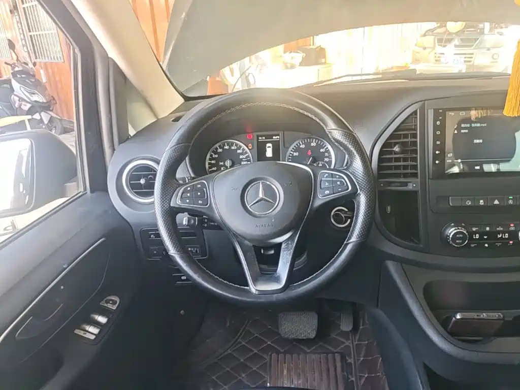 Mercedes-Benz Vito — миниатюра 11