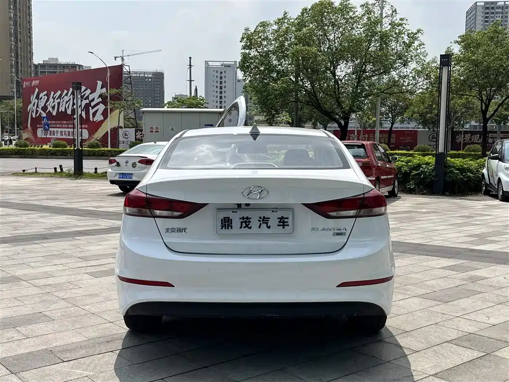 Hyundai Elantra 2016 1.6L AT Elite