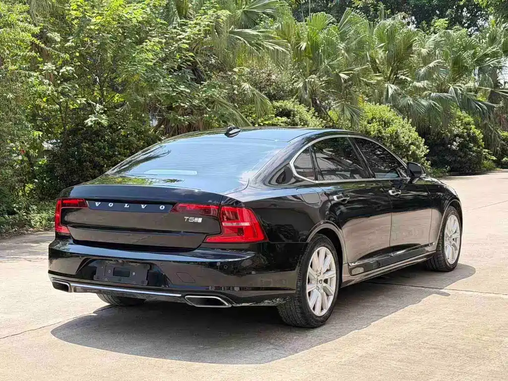 Volvo S90 — миниатюра 6