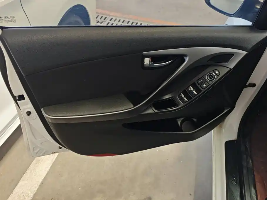Hyundai Elantra Langdong — миниатюра 7