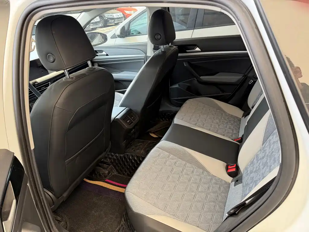 Volkswagen Lavida — миниатюра 10