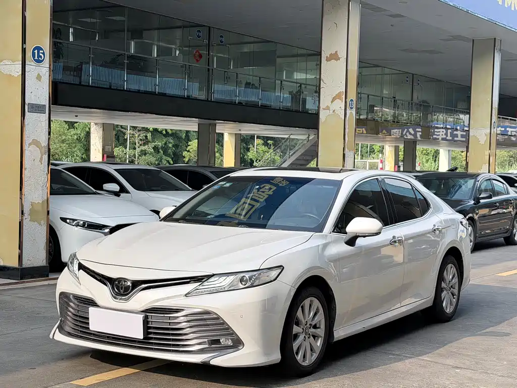 Купить Toyota Camry