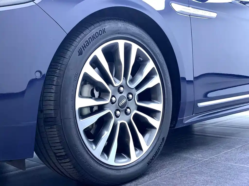 Lincoln Continental — миниатюра 12