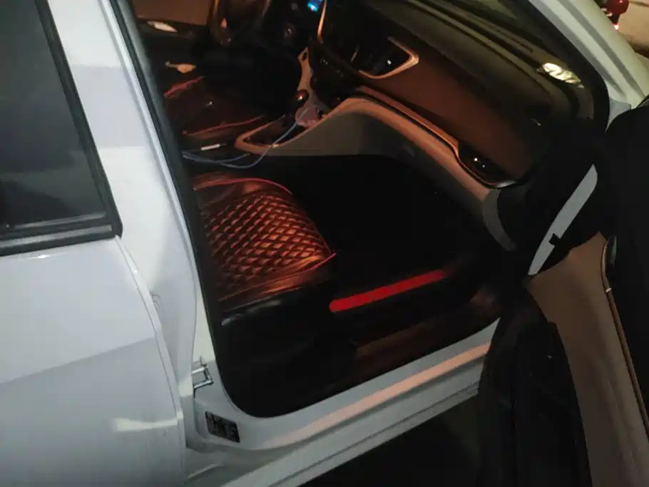 Buick Excelle — миниатюра 8