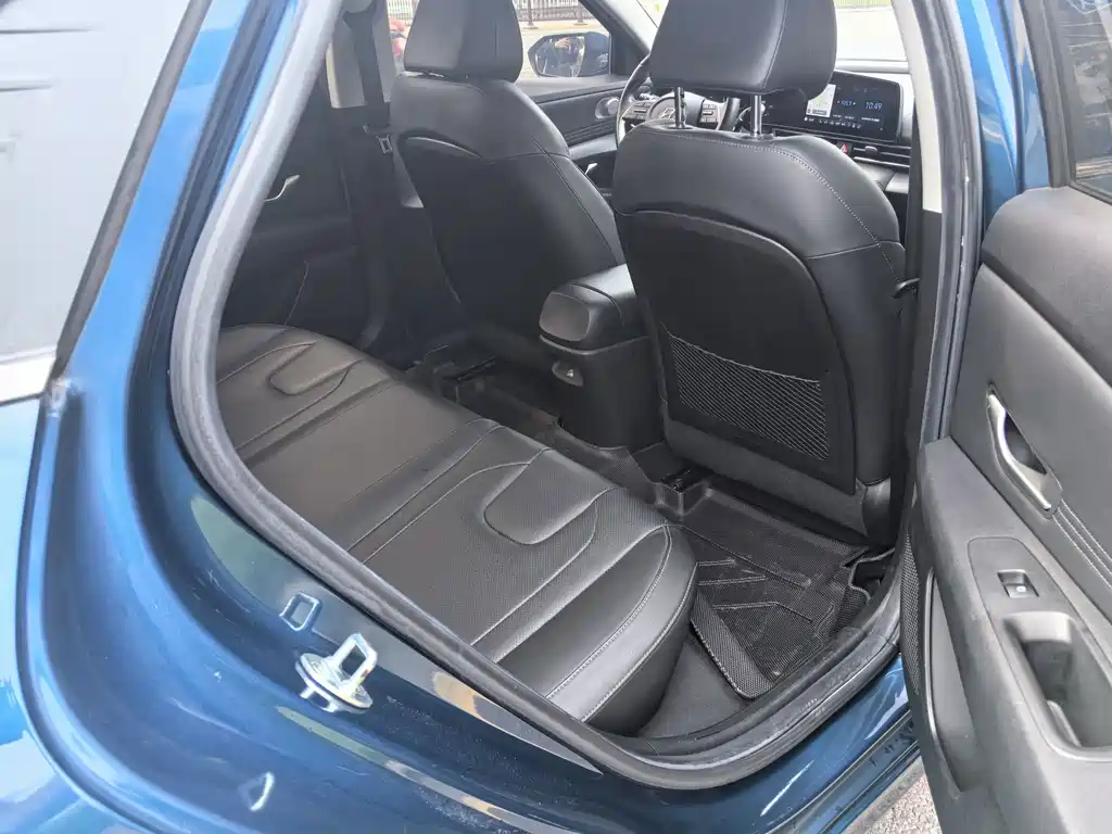 Hyundai Elantra — миниатюра 11