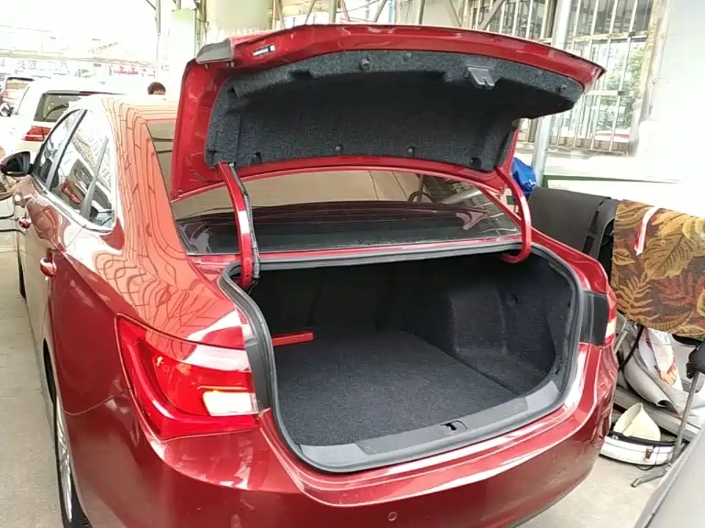 Buick Excelle — миниатюра 19