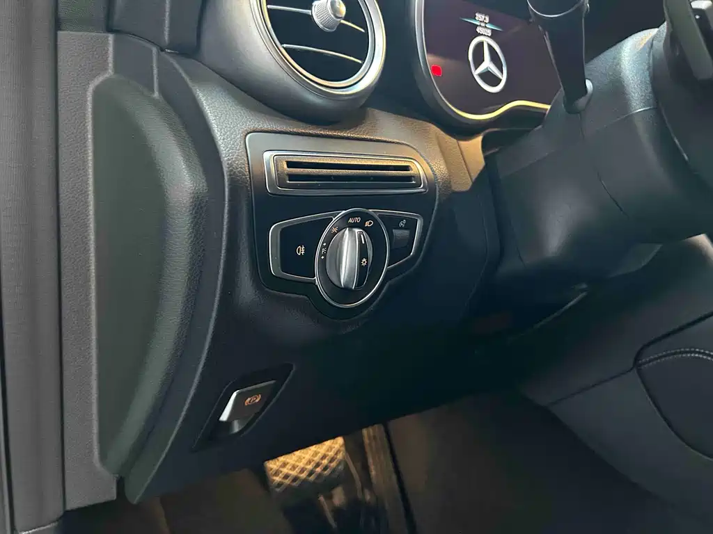 Mercedes-Benz GLC — миниатюра 14