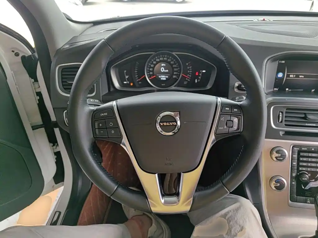 Volvo S60 — миниатюра 11