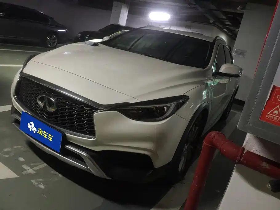 Infiniti QX30