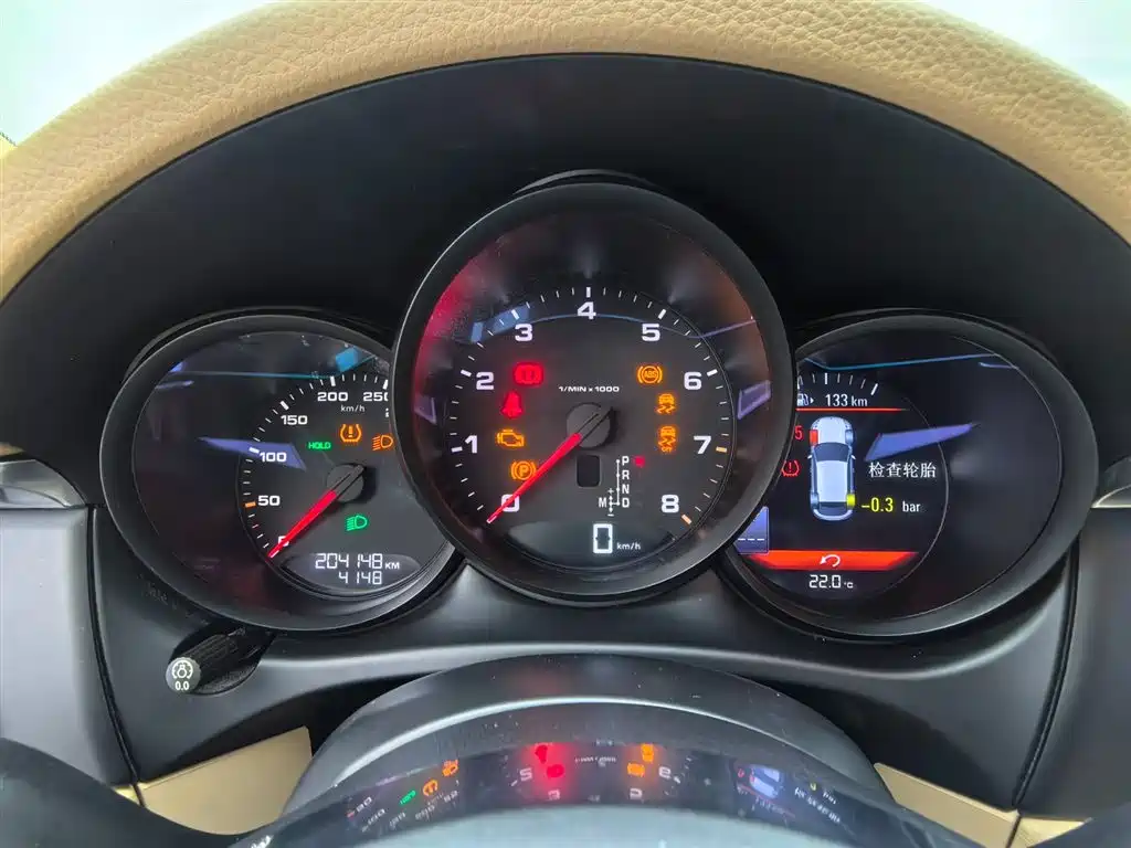 Porsche Macan — миниатюра 9
