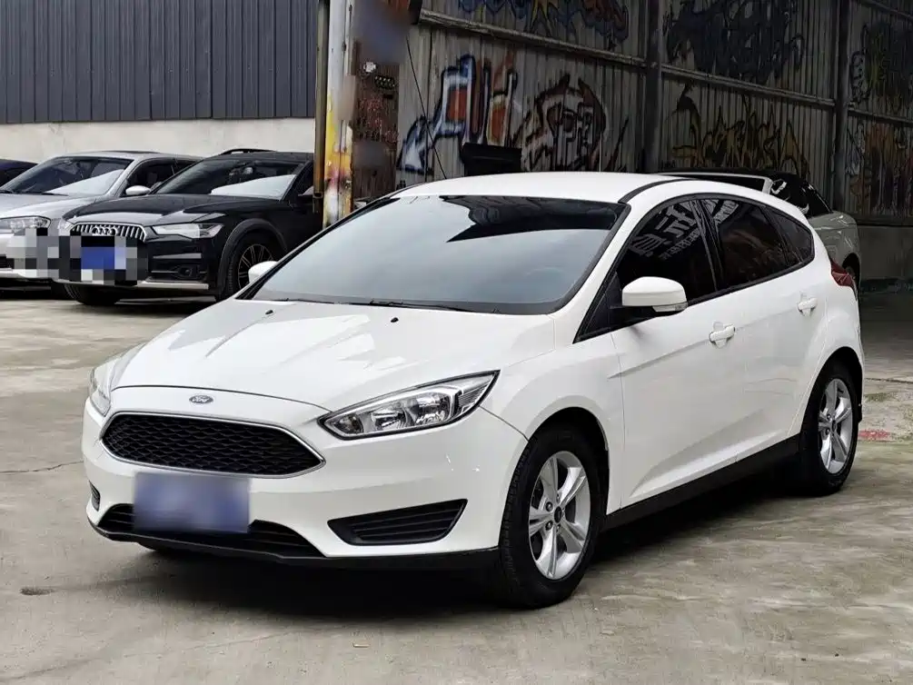 Ford Focus 2018 EcoBoost 180 AT Elite