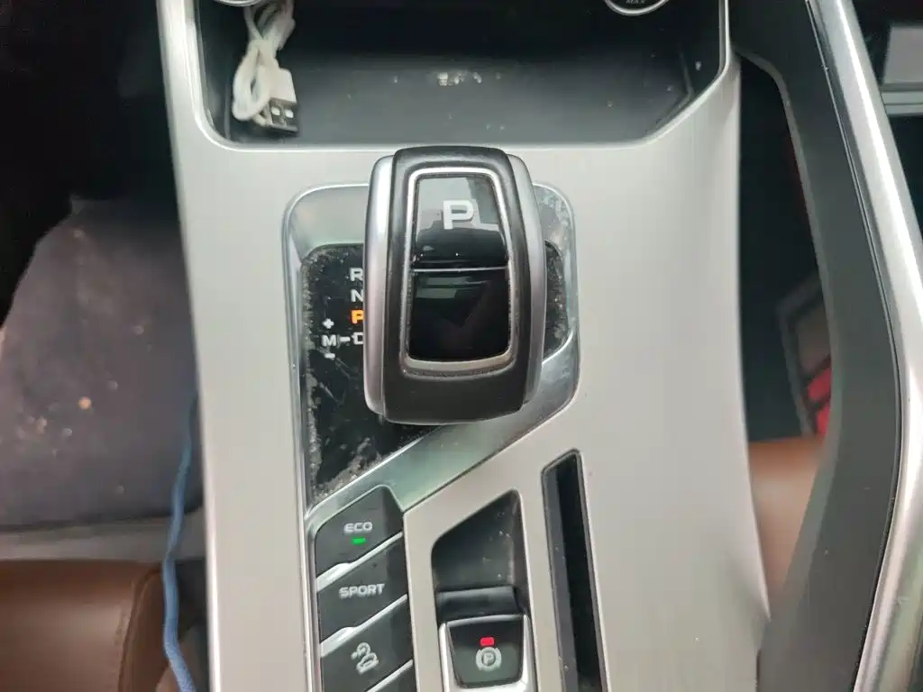 Geely Binyue — миниатюра 15