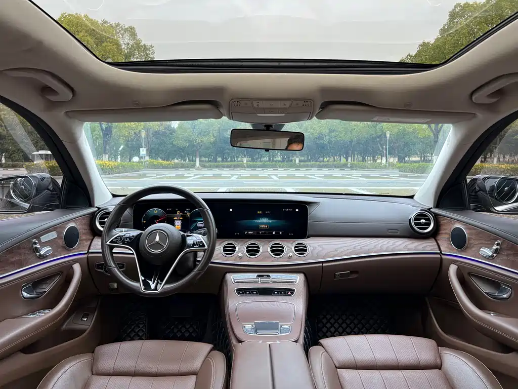 MERCEDES-BENZ E CLASS