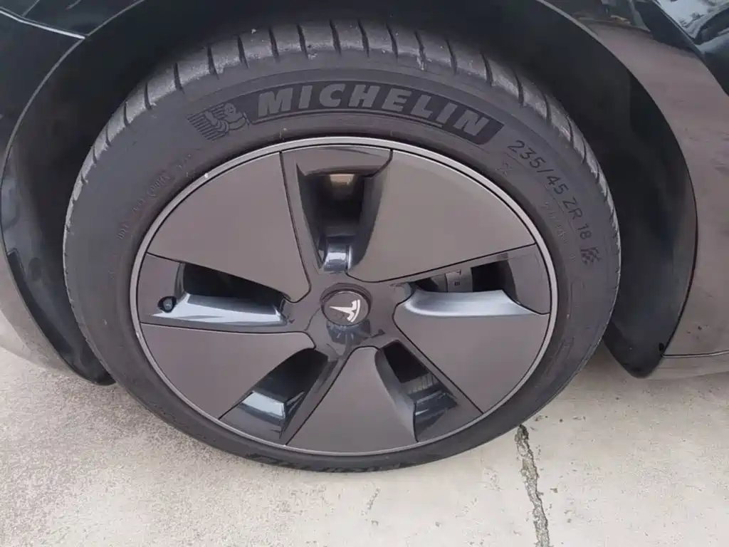 Tesla Model 3 — миниатюра 23