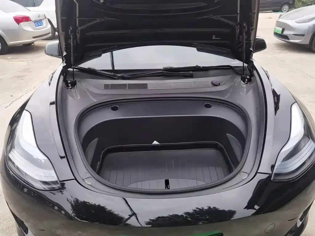 Tesla Model 3 — миниатюра 20