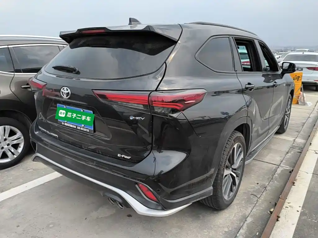 Toyota Crown Kluger — миниатюра 7