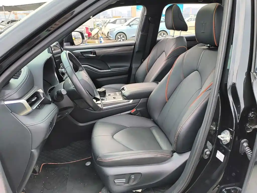 Toyota Crown Kluger — миниатюра 15